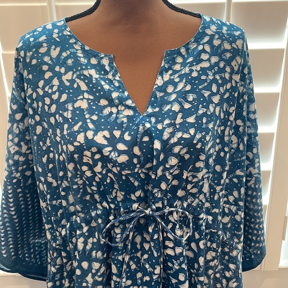 Ann Taylor Loft Beach Coverup - Picture 2 of 8